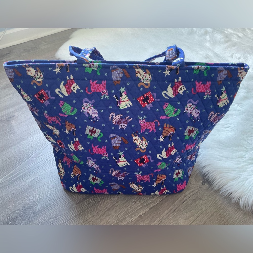 🐾💙VERA BRADLEY Retired Essential Grand Tote Catnip Christmas - Picture 3 of 9